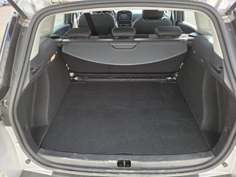 Photo 17 de l'offre de Renault Clio Estate (4) Business dCi 90 à 11990€ chez Carlyss automobiles Vitré