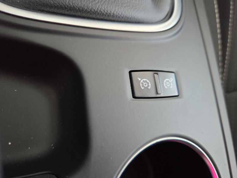 Photo 14 de l'offre de Renault Mégane Estate (4) Business TCe 140 FAP à 14490€ chez Carlyss automobiles Vitré