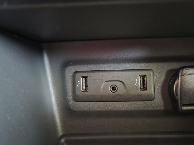 Photo 11 de l'offre de Renault Mégane Estate (4) Business TCe 140 FAP à 14490€ chez Carlyss automobiles Vitré