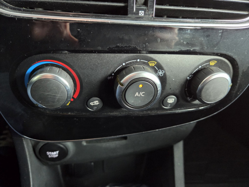 Photo 11 de l'offre de Renault Clio Estate (4) Business dCi 90 à 10990€ chez Carlyss automobiles Vitré