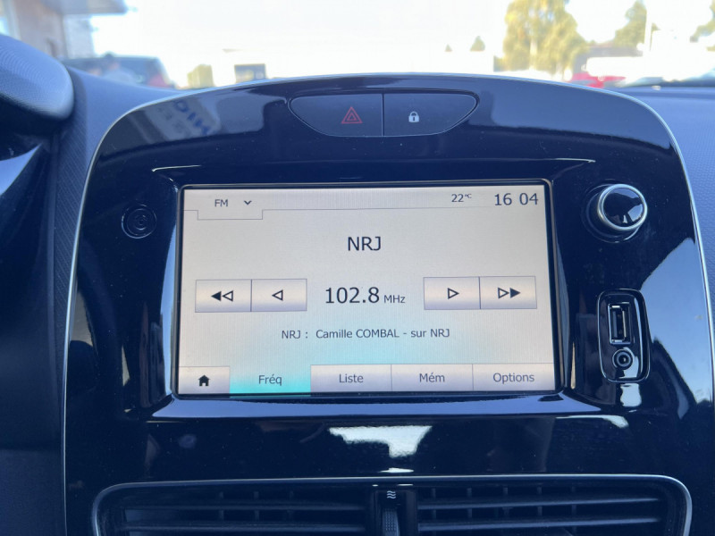 Photo 9 de l'offre de Renault Clio Estate (4) Business dCi 90 à 10990€ chez Carlyss automobiles Vitré