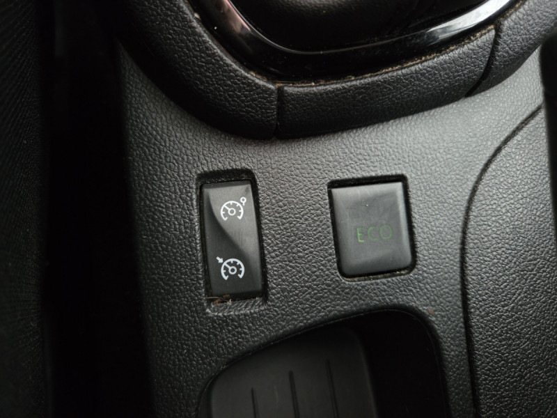 Photo 13 de l'offre de Renault Clio Estate (4) Business dCi 90 à 10990€ chez Carlyss automobiles Vitré