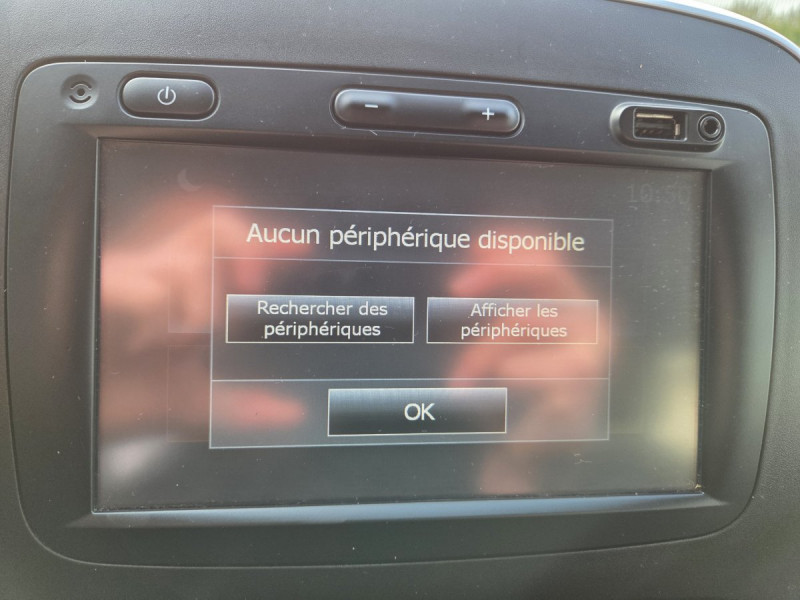 Photo 14 de l'offre de Renault Trafic (3) Zen L2 Energy dCi 125 9 places à 24490€ chez Carlyss automobiles Vitré