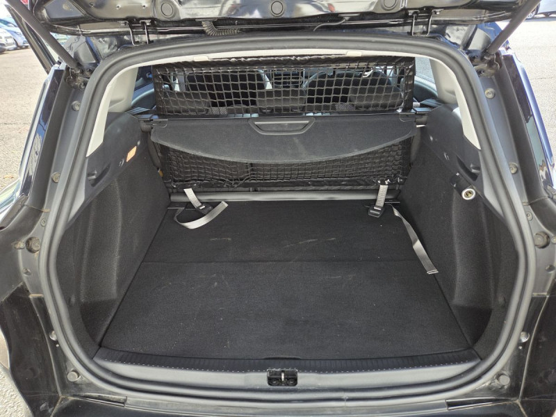 Photo 19 de l'offre de Renault Clio Estate (4) Business dCi 90 à 12290€ chez Carlyss automobiles Vitré