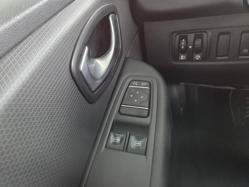 Photo 17 de l'offre de Renault Clio Estate (4) Business dCi 90 à 10990€ chez Carlyss automobiles Vitré