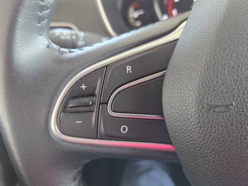 Photo 15 de l'offre de Renault Mégane Estate (4) Business TCe 140 FAP à 14490€ chez Carlyss automobiles Vitré