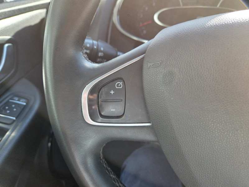 Photo 15 de l'offre de Renault Clio Estate (4) Business dCi 90 à 12290€ chez Carlyss automobiles Vitré