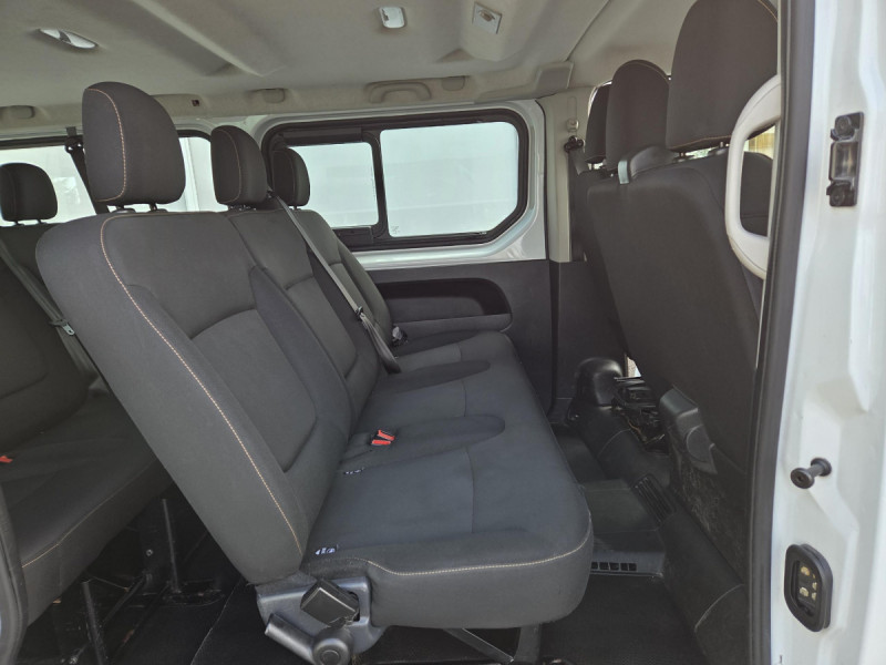 Photo 9 de l'offre de Renault Trafic (3) Zen L2 Energy dCi 125 9 places à 24490€ chez Carlyss automobiles Vitré