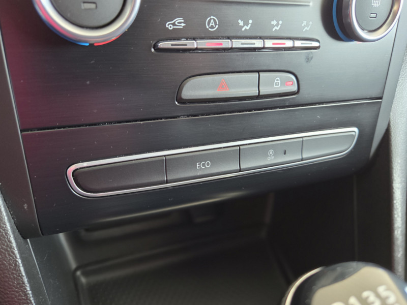 Photo 12 de l'offre de Renault Mégane Estate (4) Business TCe 140 FAP à 14490€ chez Carlyss automobiles Vitré