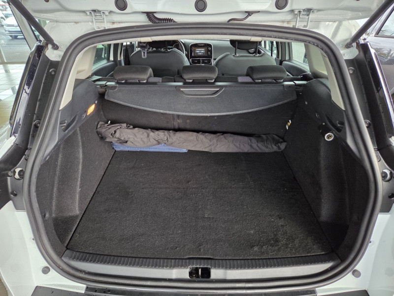 Photo 19 de l'offre de Renault Clio Estate (4) Business dCi 90 à 10990€ chez Carlyss automobiles Vitré