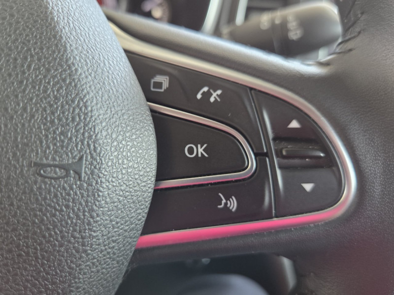 Photo 16 de l'offre de Renault Mégane Estate (4) Business TCe 140 FAP à 14490€ chez Carlyss automobiles Vitré