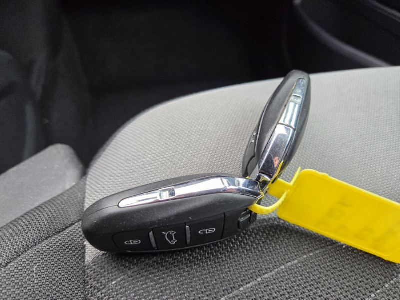 Photo 18 de l'offre de CITROEN C4 Picasso (2) e-HDi 115 Intensive à 8790€ chez Carlyss automobiles Vitré