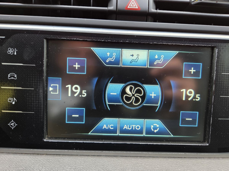 Photo 14 de l'offre de CITROEN C4 Picasso (2) e-HDi 115 Intensive à 8790€ chez Carlyss automobiles Vitré