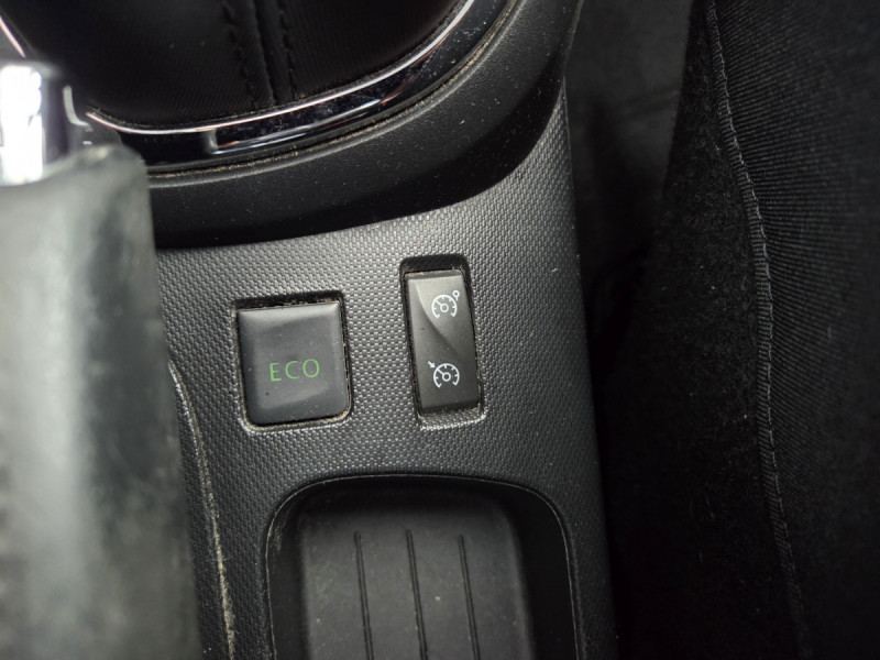 Photo 18 de l'offre de RENAULT Captur Intens Energy TCe 90 eco2 à 10490€ chez Carlyss automobiles Vitré