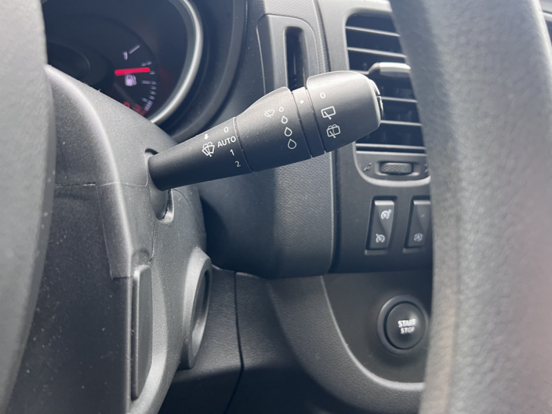 Photo 13 de l'offre de Renault Trafic (3) NV FG CF L1H1 1200 Energy dCi 145 à 18490€ chez Carlyss automobiles Vitré