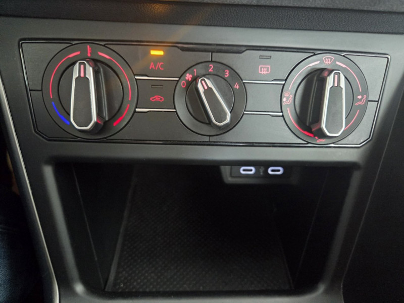 Photo 15 de l'offre de Volkswagen Polo (6) 1.0 TSI 95 Business à 13490€ chez Carlyss automobiles Vitré