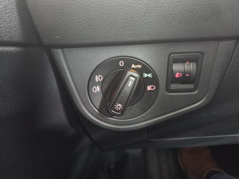 Photo 19 de l'offre de Volkswagen Polo (6) 1.0 TSI 95 Business à 13490€ chez Carlyss automobiles Vitré