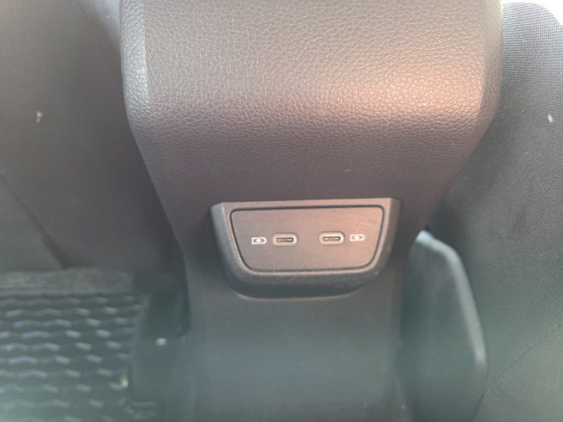 Photo 8 de l'offre de Volkswagen Polo (6) 1.0 TSI 95 Business à 12490€ chez Carlyss automobiles Vitré