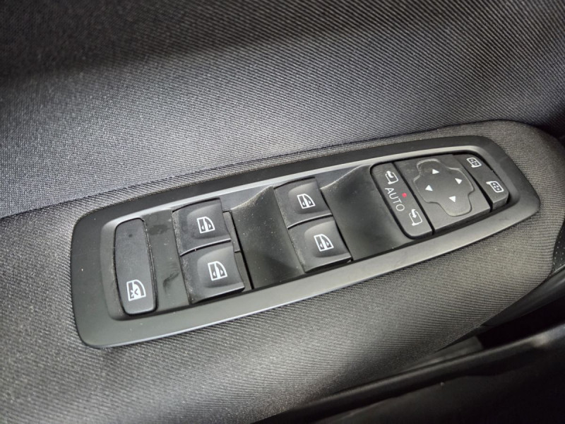 Photo 19 de l'offre de Renault Mégane Estate (4) Business Blue dCi 115 -21N à 13490€ chez Carlyss automobiles Vitré