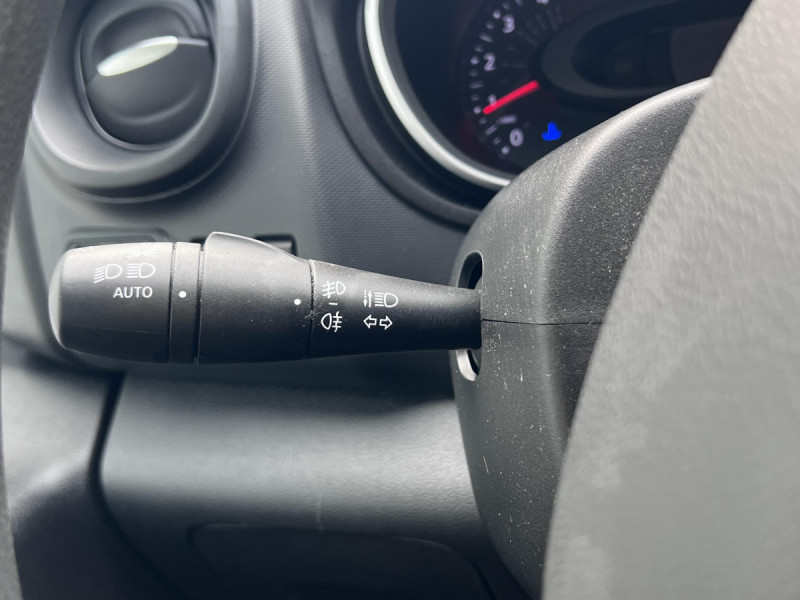 Photo 12 de l'offre de Renault Trafic (3) NV FG CF L1H1 1200 Energy dCi 145 à 18490€ chez Carlyss automobiles Vitré