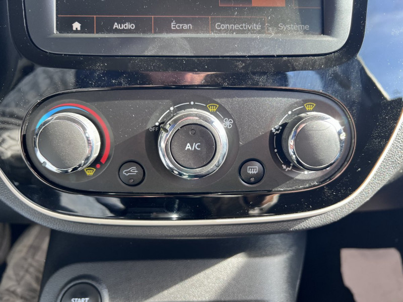 Photo 15 de l'offre de RENAULT Captur Business dCi 90 à 11490€ chez Carlyss automobiles Vitré