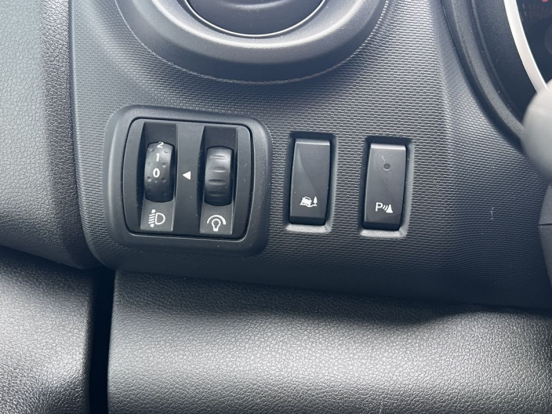 Photo 11 de l'offre de Renault Trafic (3) NV FG CF L1H1 1200 Energy dCi 145 à 18490€ chez Carlyss automobiles Vitré