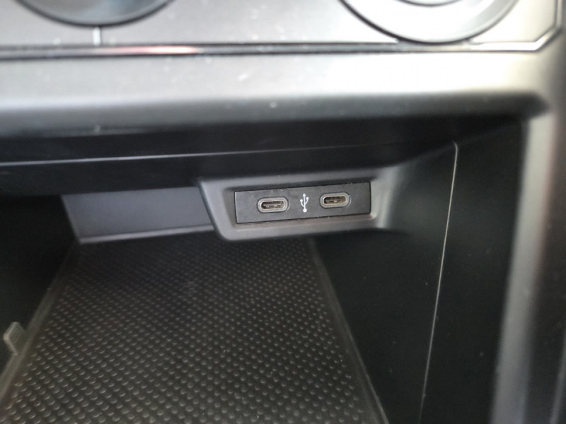 Photo 16 de l'offre de Volkswagen Polo (6) 1.0 TSI 95 Business à 11790€ chez Carlyss automobiles Vitré