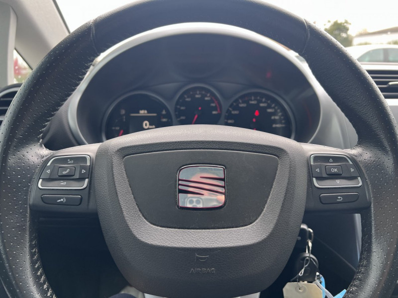 Photo 11 de l'offre de Seat Leon (2) 1.2 TSI 105 ECOMOTIVE STYLE COPA à 9990€ chez Carlyss automobiles Vitré