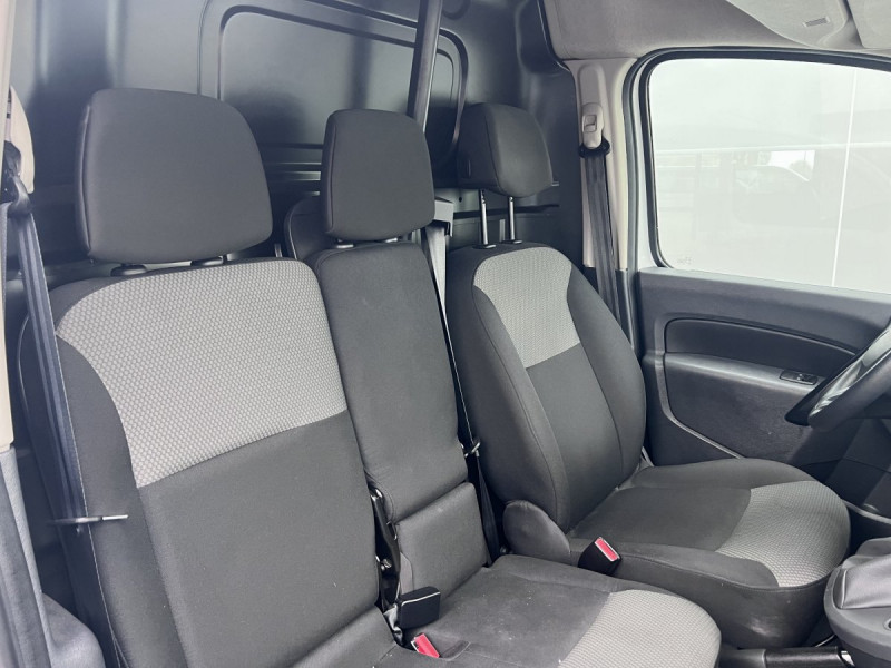 Photo 5 de l'offre de Renault Kangoo Express (2) Extra R-Link dCi 90 EDC à 12990€ chez Carlyss automobiles Vitré