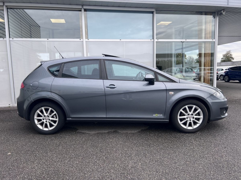 Photo 3 de l'offre de Seat Leon (2) 1.2 TSI 105 ECOMOTIVE STYLE COPA à 9990€ chez Carlyss automobiles Vitré