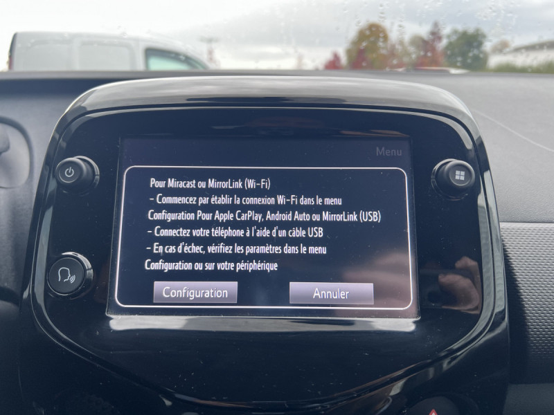 Photo 13 de l'offre de Citroën C1 (2) VTi 72 S&S BVM Feel à 9490€ chez Carlyss automobiles Vitré