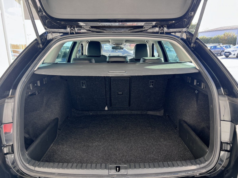 Photo 22 de l'offre de Skoda Octavia Combi (4) 2.0 TDI 150 DSG7 Style à 22490€ chez Carlyss automobiles Vitré