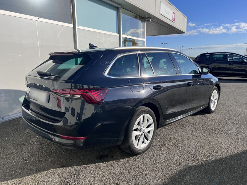 Photo 4 de l'offre de Skoda Octavia Combi (4) 2.0 TDI 150 DSG7 Style à 22490€ chez Carlyss automobiles Vitré