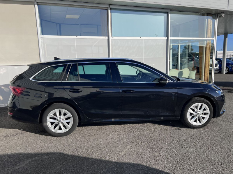 Photo 3 de l'offre de Skoda Octavia Combi (4) 2.0 TDI 150 DSG7 Style à 22490€ chez Carlyss automobiles Vitré