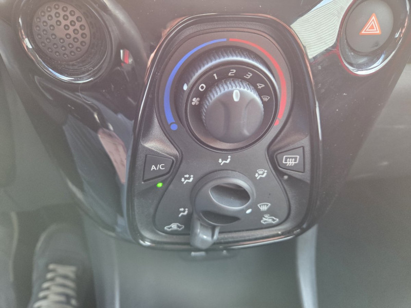 Photo 10 de l'offre de Citroën C1 (2) VTi 72 S&S BVM Feel à 9790€ chez Carlyss automobiles Vitré