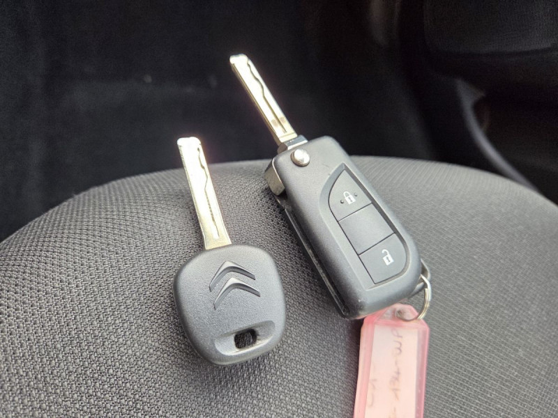 Photo 15 de l'offre de Citroën C1 (2) VTi 72 S&S BVM Feel à 9790€ chez Carlyss automobiles Vitré