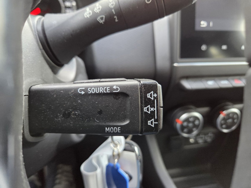 Photo 18 de l'offre de RENAULT Clio (5) Business TCe 90 -21 à 11990€ chez Carlyss automobiles Vitré