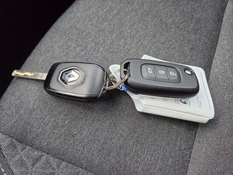 Photo 19 de l'offre de RENAULT Clio (5) Business TCe 90 -21 à 11990€ chez Carlyss automobiles Vitré