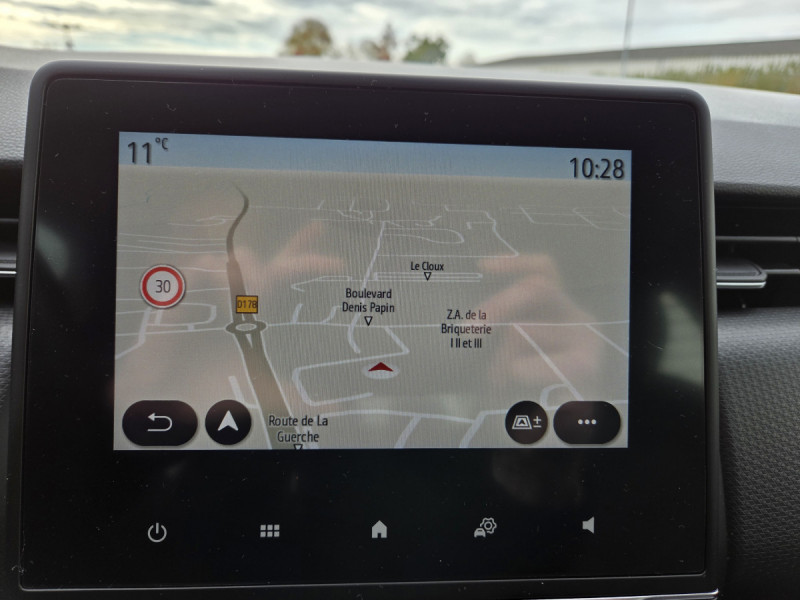 Photo 9 de l'offre de RENAULT Clio (5) Business TCe 90 -21 à 11990€ chez Carlyss automobiles Vitré