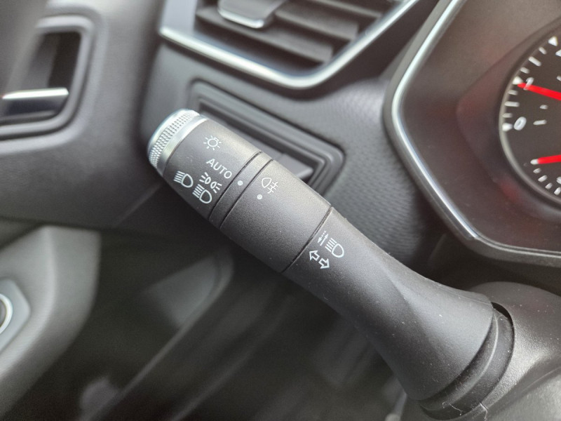 Photo 19 de l'offre de RENAULT Clio (5) Business TCe 90 -21 à 11990€ chez Carlyss automobiles Vitré