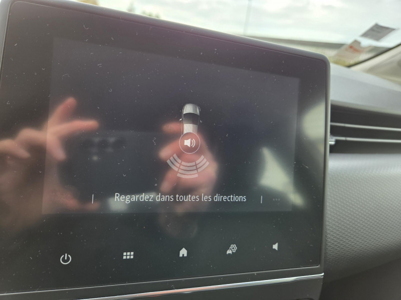 Photo 10 de l'offre de RENAULT Clio (5) Business TCe 90 -21 à 11990€ chez Carlyss automobiles Vitré