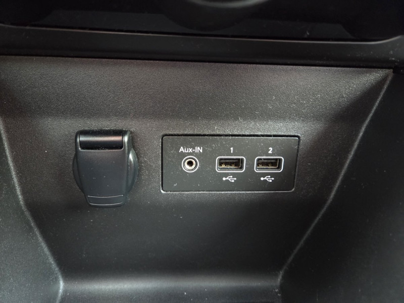 Photo 14 de l'offre de RENAULT Clio (5) Business TCe 90 -21 à 11990€ chez Carlyss automobiles Vitré