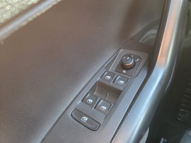 Photo 18 de l'offre de Volkswagen Polo (6) 1.0 TSI 95 Business à 13990€ chez Carlyss automobiles Vitré