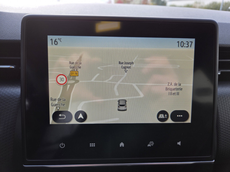 Photo 10 de l'offre de RENAULT Clio (5) Intens TCe 100 - 20 à 12690€ chez Carlyss automobiles Vitré