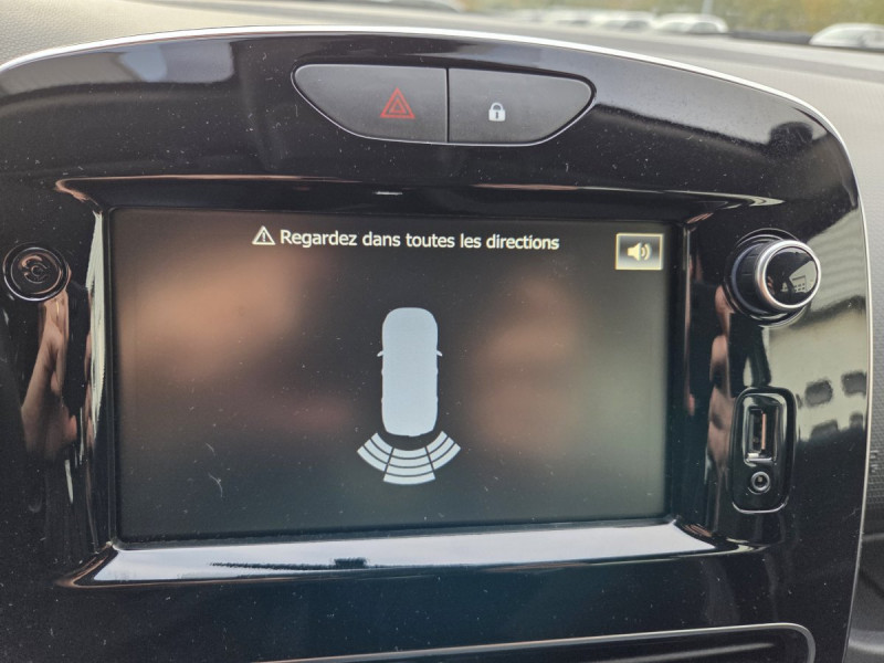 Photo 9 de l'offre de Renault Clio Estate (4) Business dCi 90 à 12990€ chez Carlyss automobiles Vitré