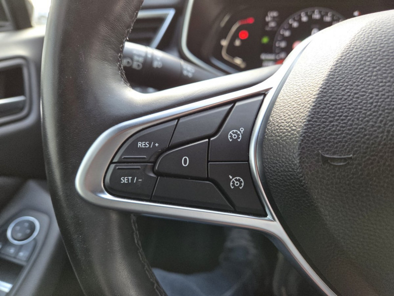 Photo 17 de l'offre de RENAULT Clio (5) Intens TCe 100 - 20 à 12690€ chez Carlyss automobiles Vitré