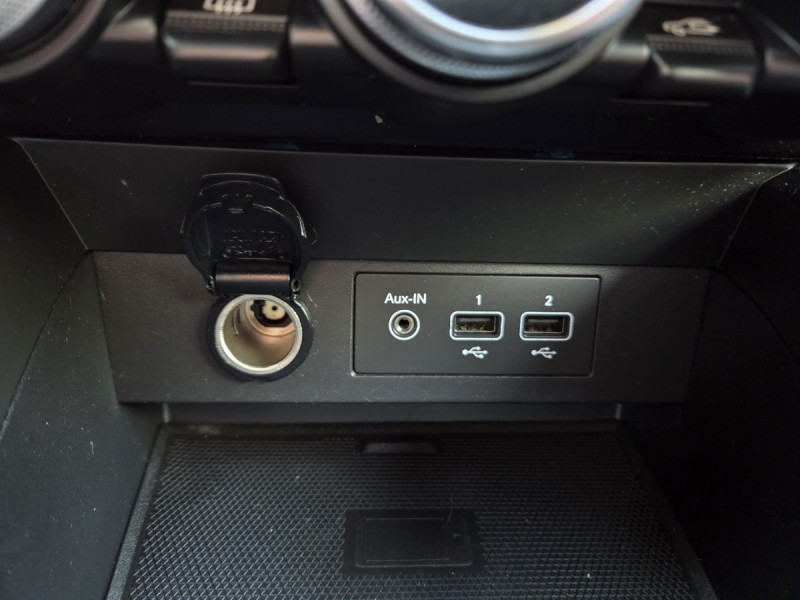 Photo 14 de l'offre de RENAULT Clio (5) Intens TCe 100 - 20 à 12690€ chez Carlyss automobiles Vitré