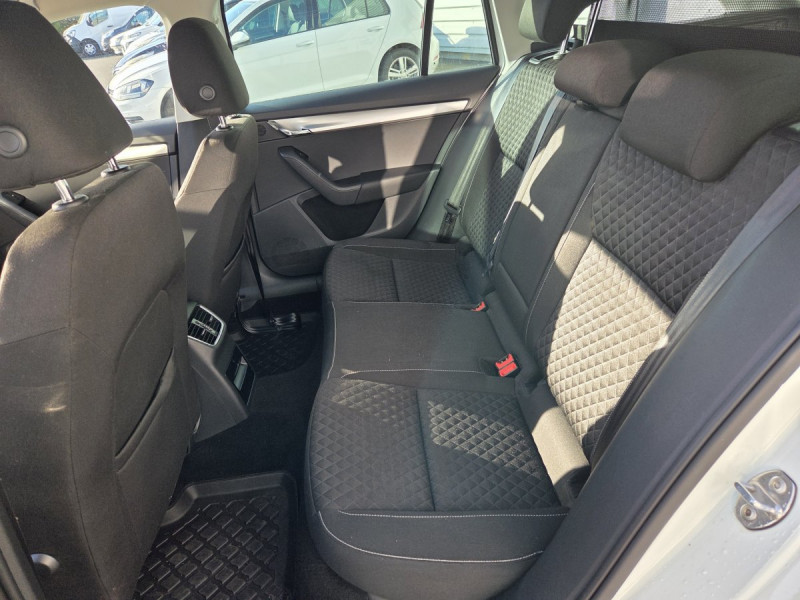 Photo 9 de l'offre de Skoda Octavia Combi (3) 2.0 TDI 150 DSG6 Style à 18790€ chez Carlyss automobiles Vitré