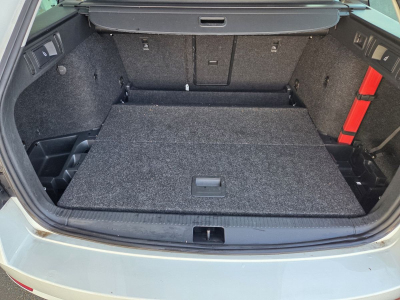 Photo 24 de l'offre de Skoda Octavia Combi (3) 2.0 TDI 150 DSG6 Style à 18790€ chez Carlyss automobiles Vitré