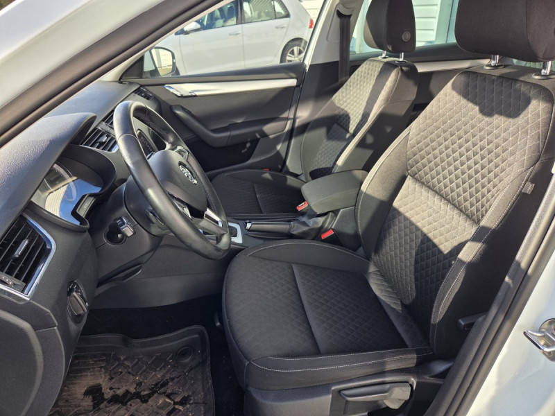 Photo 8 de l'offre de Skoda Octavia Combi (3) 2.0 TDI 150 DSG6 Style à 18790€ chez Carlyss automobiles Vitré